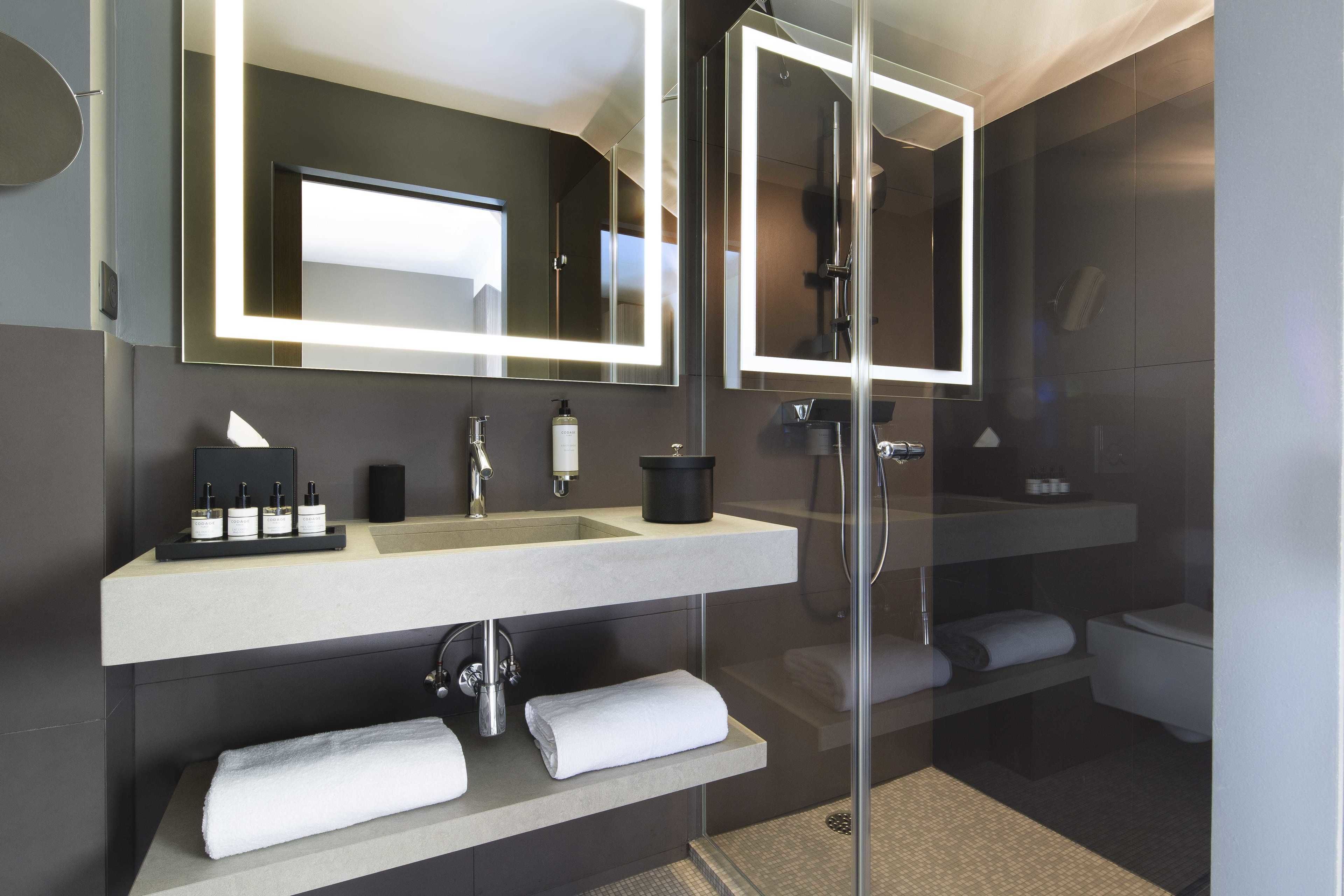 Superior Double Room | Bathroom | Shower, rainfall showerhead, designer toiletries, hair dryer