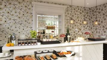 Daily buffet breakfast (EUR 25 per person)