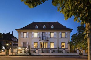 Façade de l’hébergement - soirée/nuit