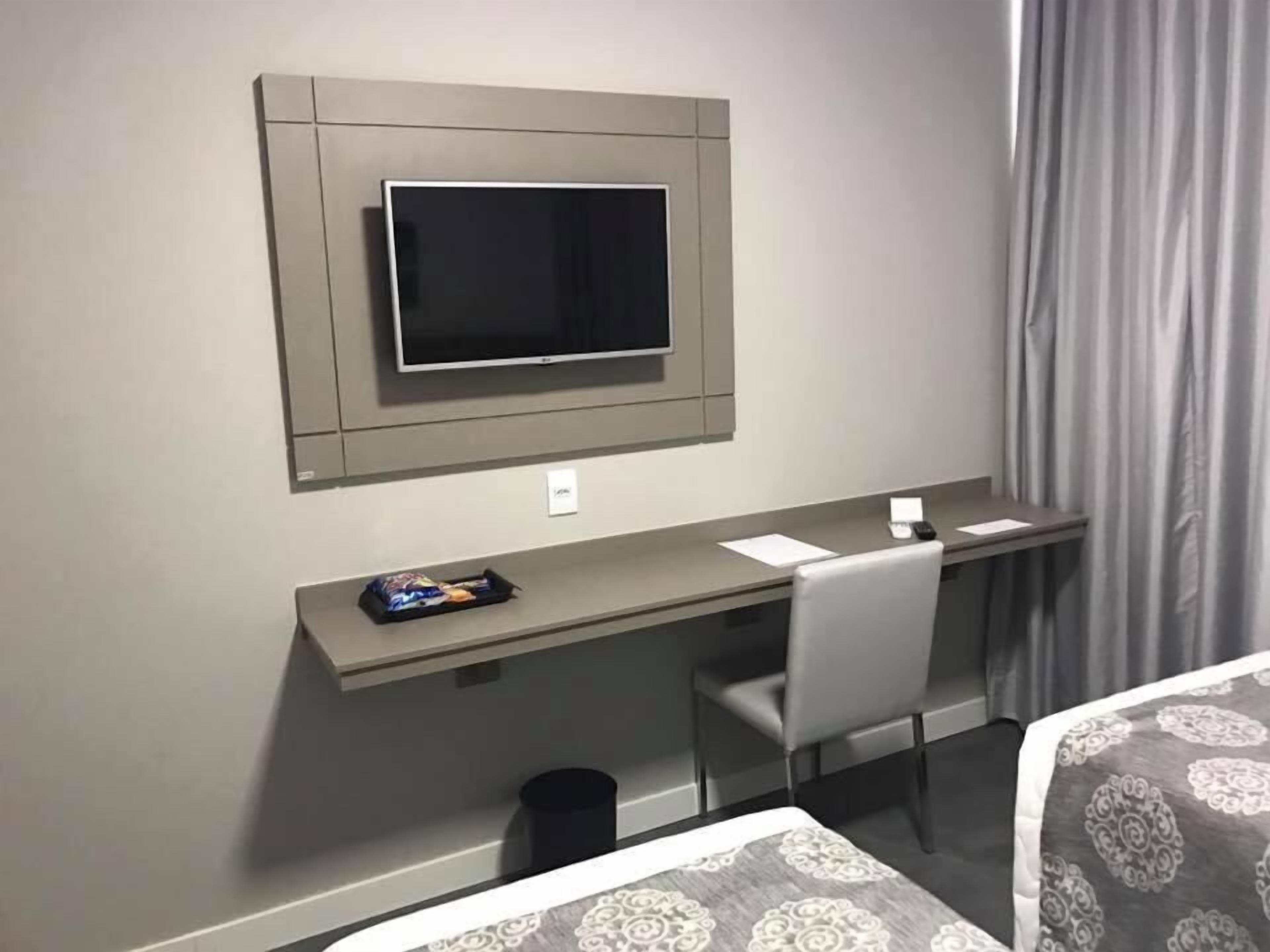 1 bedroom, minibar, in-room safe, desk