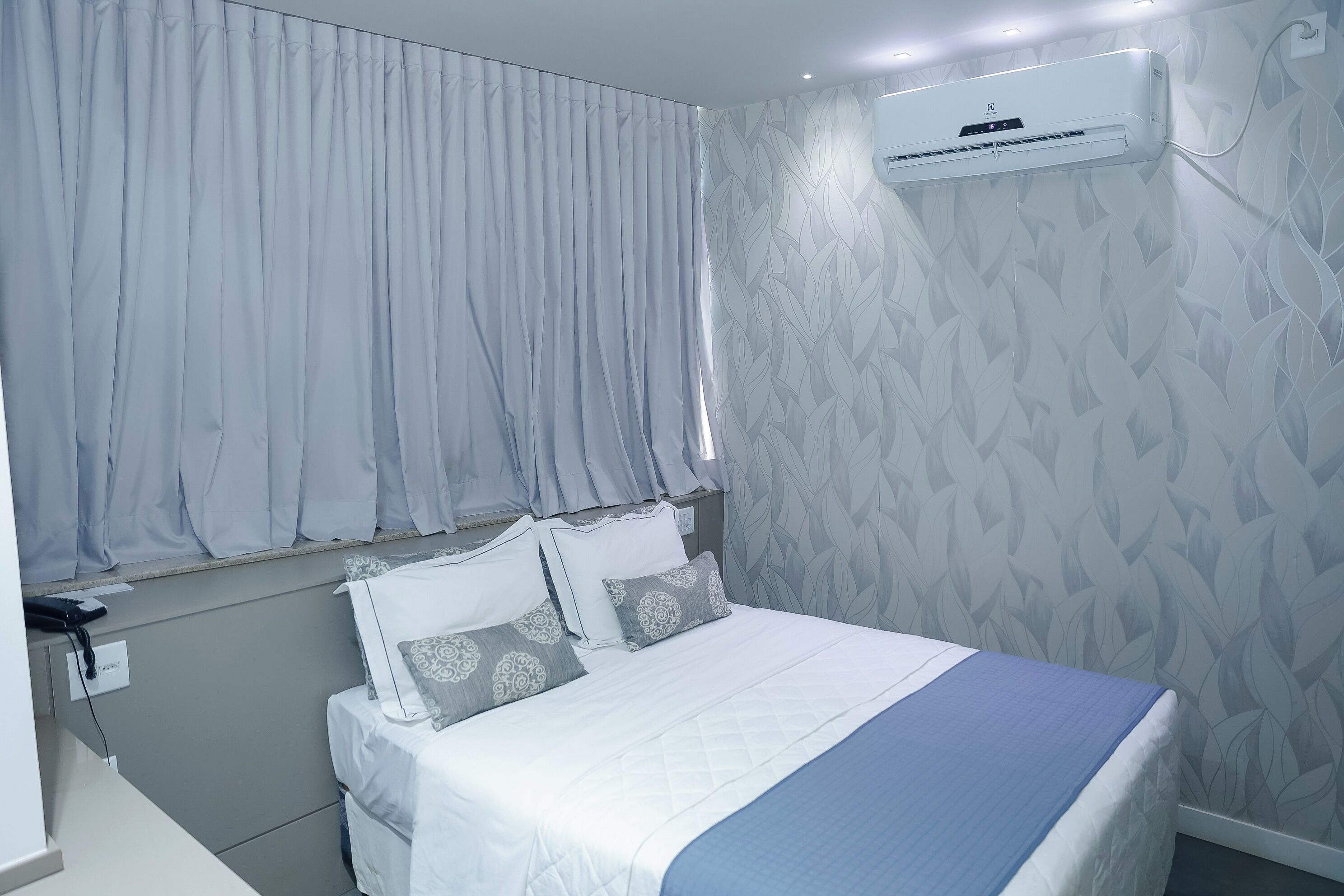 Presidential Double Room | Minibar, in-room safe, blackout drapes, soundproofing