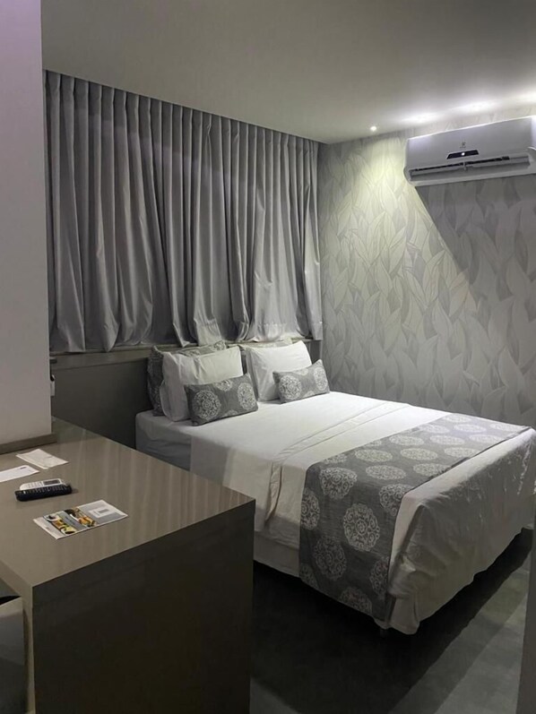 迷你吧、客房内保险箱、遮光窗帘、隔音