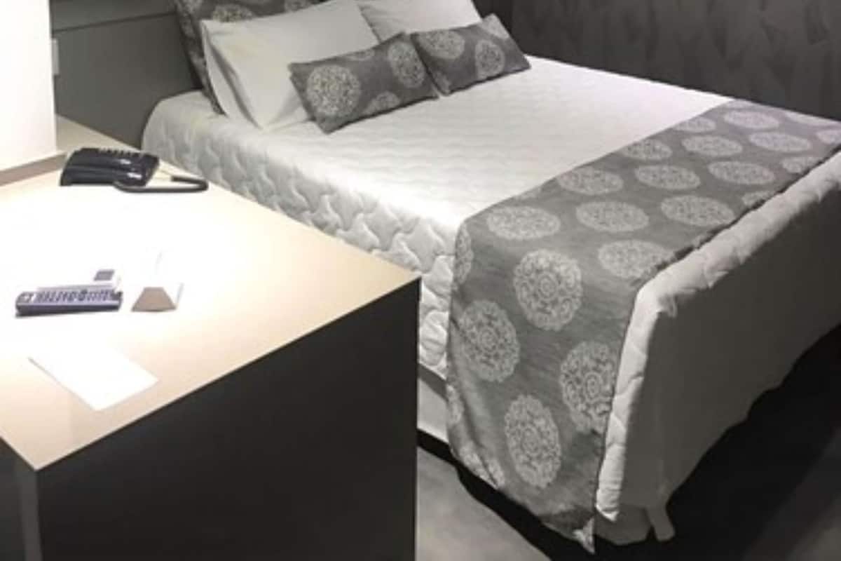 Minibar, coffres-forts dans les chambres, rideaux occultants