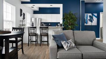 Syrah | 1 bedroom, individually decorated, individually furnished