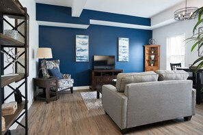 Syrah | 1 bedroom, individually decorated, individually furnished - Vine Village Apartments (Niagara-on-the-Lake)