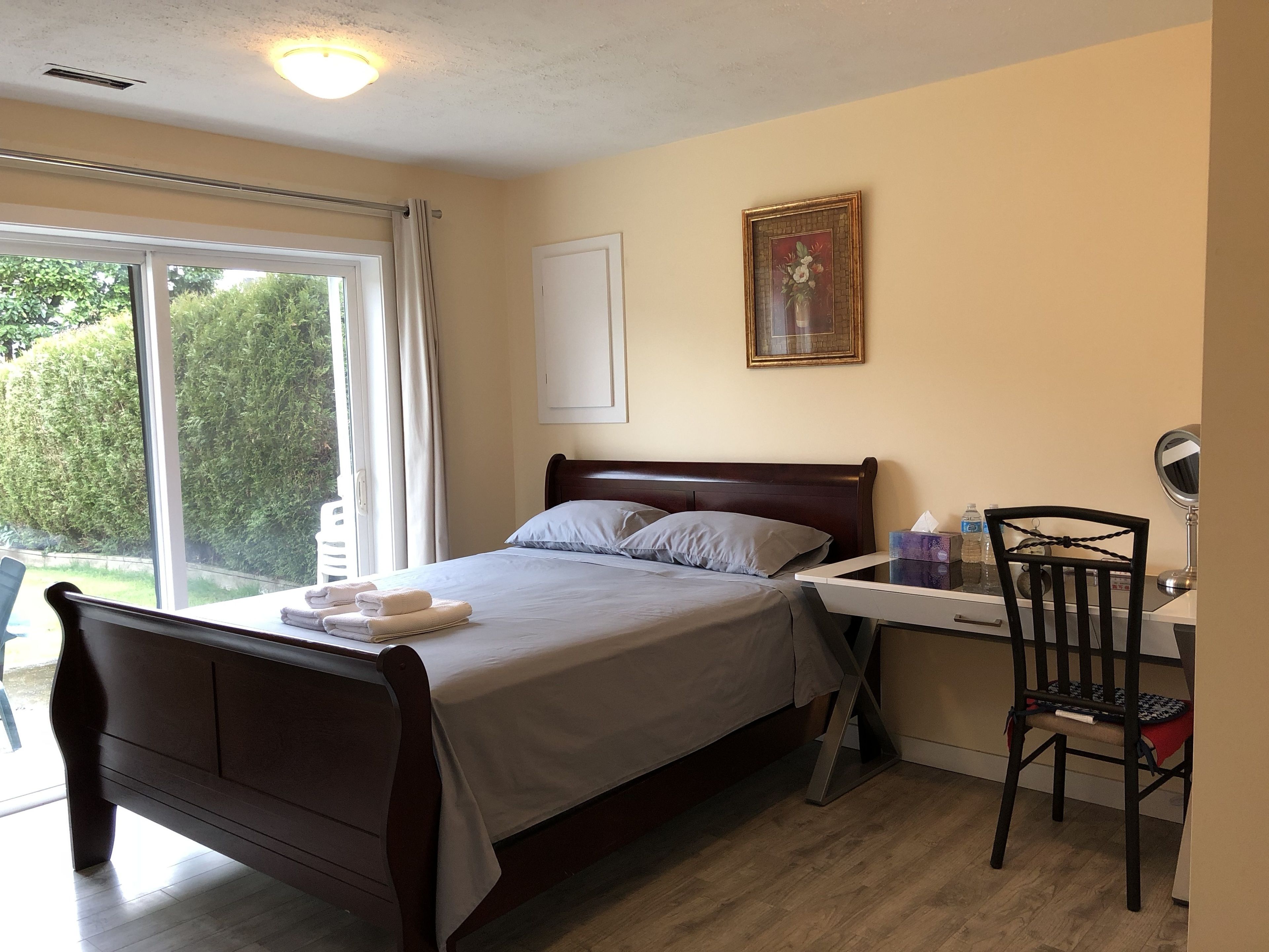 Photo - Richmond Vancouver Airport Comfy Home