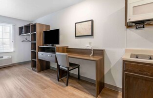 Standard Studio, 2 Queen Beds, Non Smoking, Refrigerator & Microwave