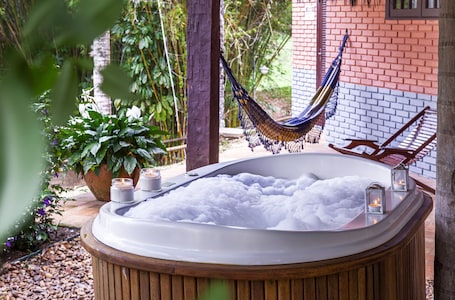 Luxury Cabin (Morada do Bosque com Ôfuro) | Private spa tub