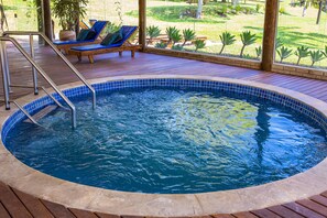 Indoor spa tub