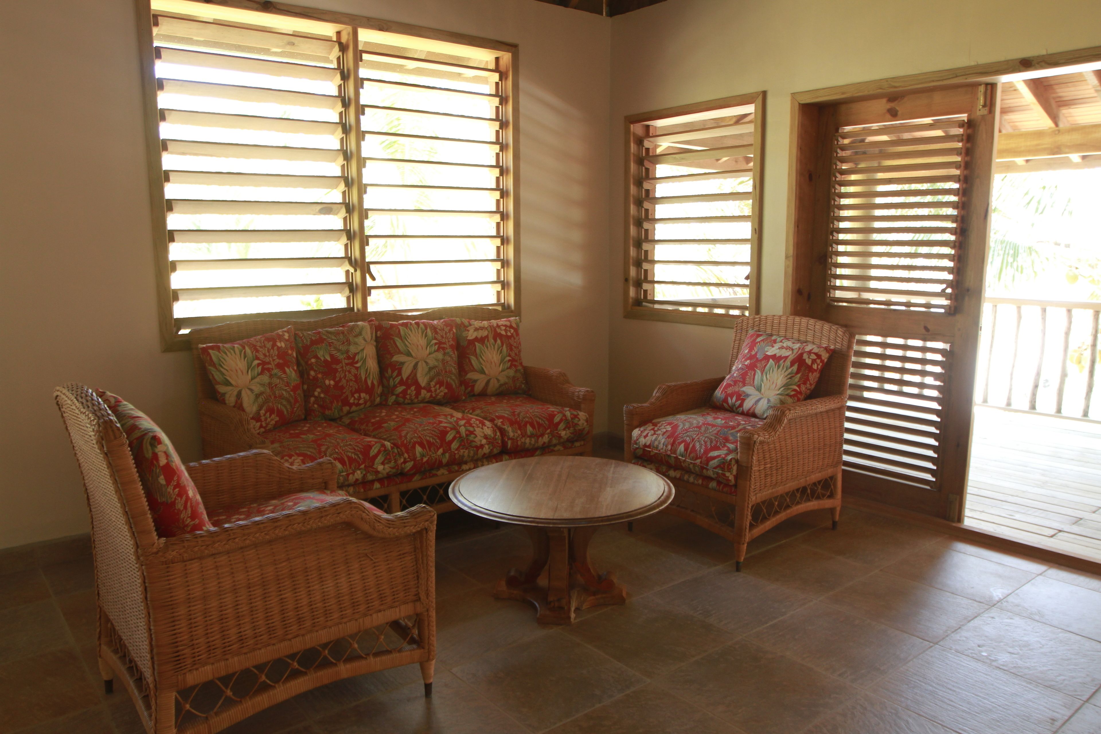 Top 5 Dive Resorts In Guanaja, Honduras Trip101