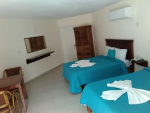 Double Room, 2 Double Beds | Iron/ironing board, free cribs/infant beds, rollaway beds, free WiFi - HOTEL GRAN PARK (Tuxpan)