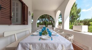 Outdoor dining - Villa Memia (Torchiarolo)
