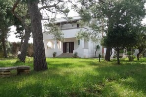 Front of property - Villa Memia (Torchiarolo)