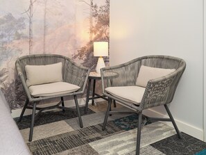 Habitación Confort doble, 2 camas de matrimonio | Wifi gratis y ropa de cama