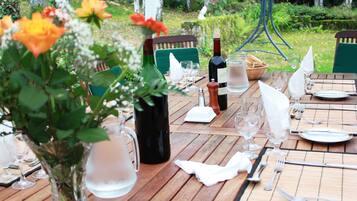 Outdoor dining