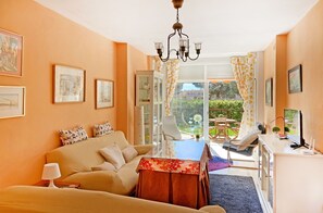 تلفزيون ذكي، مشغل دي في دي، كُتُب، مكتبة فيديو