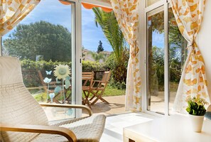 Interior - SUN, NATURE AND BEACH. Cozy, bright, large garden with views of pine forests (Islantilla)