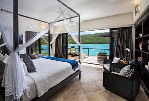 9 chambres, bureau, fer et planche à repasser, lit parapluie