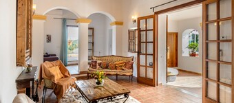 Can Rosa Ibiza, private pool & 10 minutes to the beach 