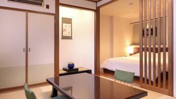 Minibar, in-room safe, free WiFi