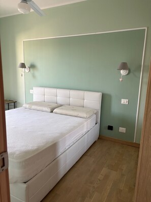 2 bedrooms, iron/ironing board - GRADO - BEAUTIFUL ONE BEDROOM APARTMENT WITH LARGE BALCONY (Grado)