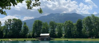 Traditional Ski Chalet with Stunning Views