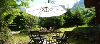 Traditional Ski Chalet with Stunning Views