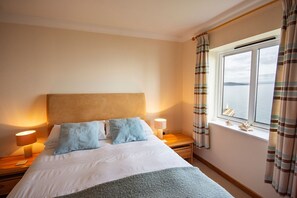 2 室のベッドルーム、アイロン / アイロン台、WiFi、ベッドシーツ