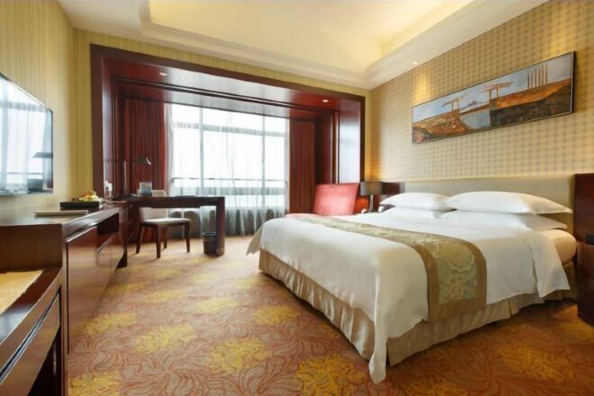 Minibar, desk, blackout curtains, soundproofing