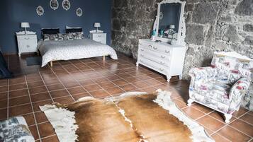 3 dormitorios, tabla de planchar con plancha, Internet y ropa de cama