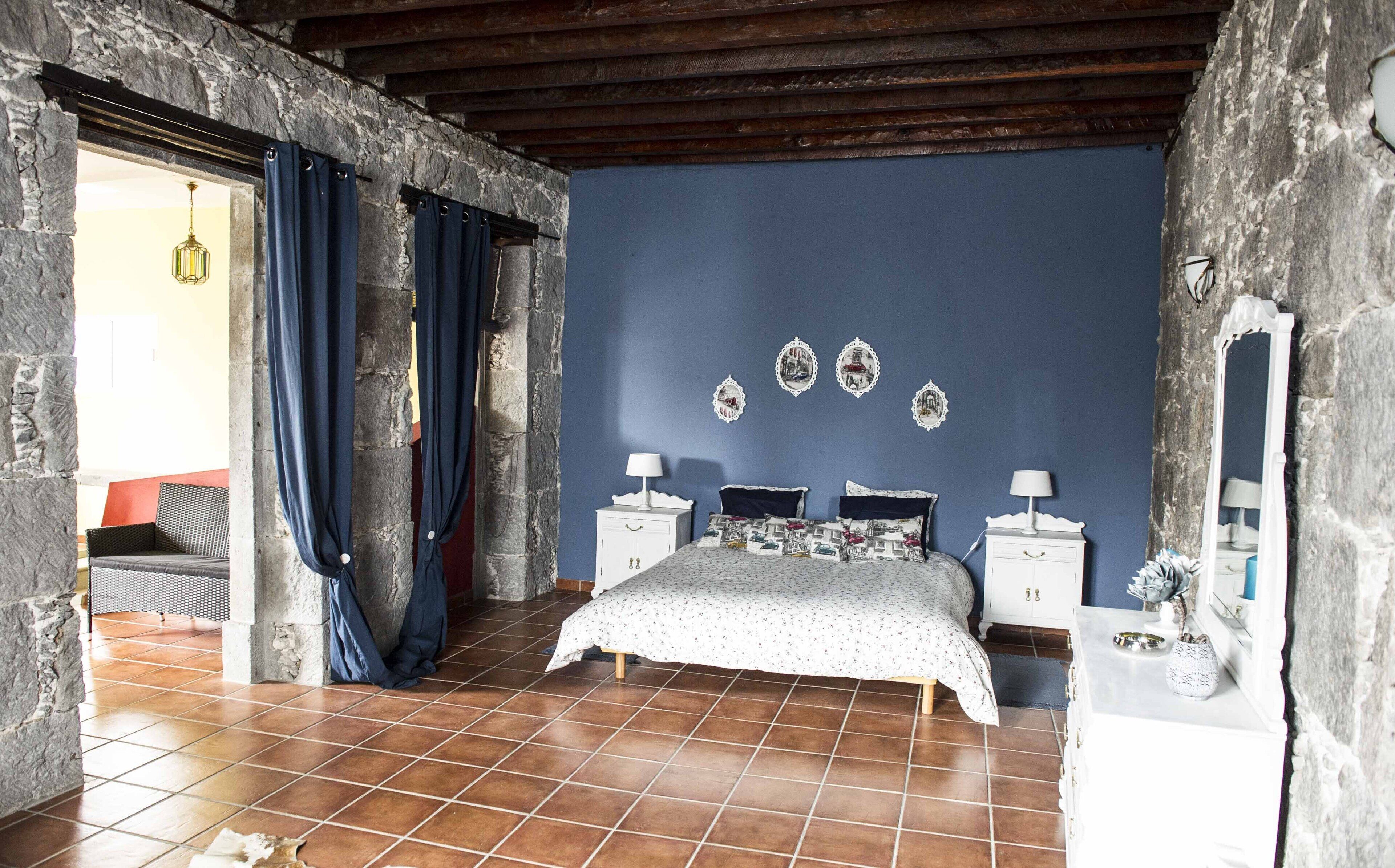 3 dormitorios, tabla de planchar con plancha, Internet y ropa de cama