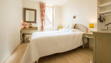 1 chambre, Wi-Fi gratuit, draps fournis