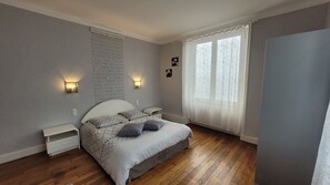 7 bedrooms, iron/ironing board, free WiFi, bed sheets - Large house in the heart of the Périgord Noir and LASCAUX IV, park, heated swimming pool (Saint-Vincent-De-Cosse)