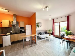 Interior - Quiet Salagou cottage with lovely view over the valley (Octon)