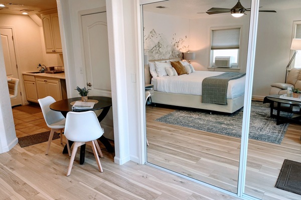 Tabla de planchar con plancha, cuna de viaje y wifi gratis