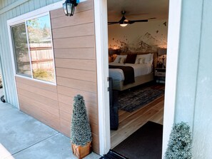 Iron/ironing board, travel cot, free WiFi, bed sheets