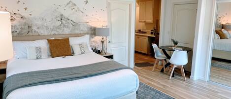 Fer et planche à repasser, lit parapluie, Wi-Fi gratuit, draps fournis