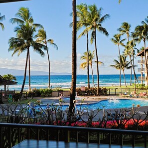 Pool - POPULAR RESORT, GREAT LOCATION, BEAUTIFULLY EQUIPPED 2 BD/2BA OCEANVIEW CONDO! (Lahaina)