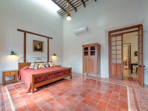 2 bedrooms, desk, iron/ironing board, travel cot