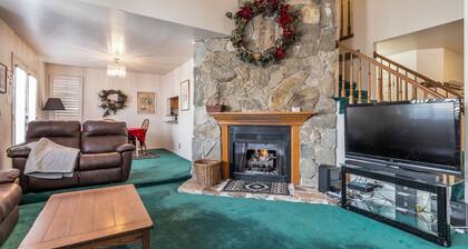 8 vuodetta, 80 litran vedenlämmitin, pingispöytä sijaitsee kanjonien välissä