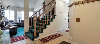 8 Betten, 80 Gallonen Warmwasserbereiter, Tischtennis Befindet sich zwischen den Canyons