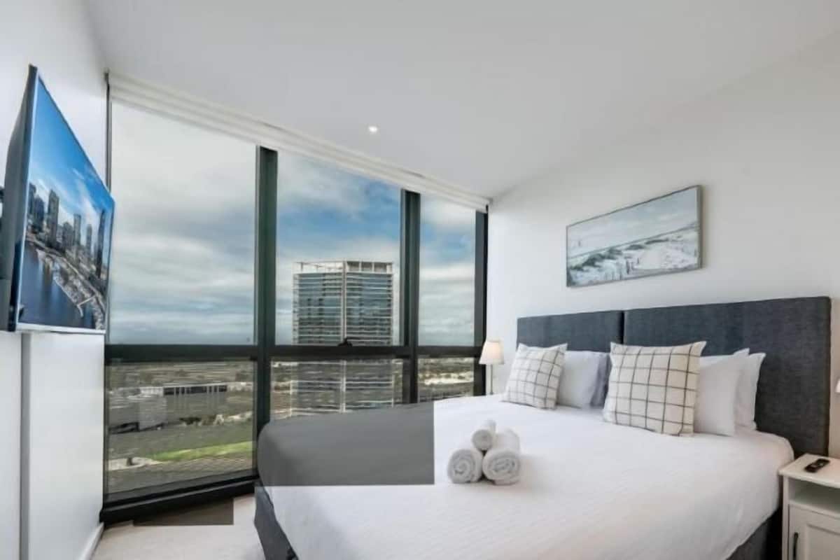 1 bedroom, individually decorated, individually furnished