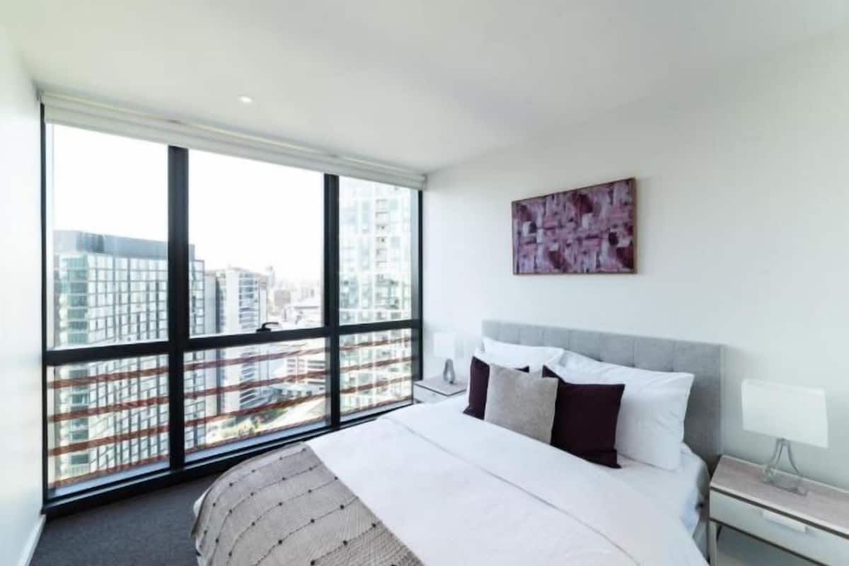 1 bedroom, individually decorated, individually furnished