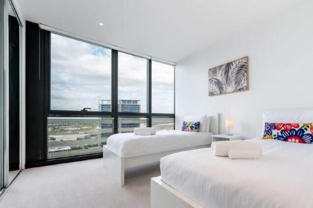 1 bedroom, individually decorated, individually furnished
