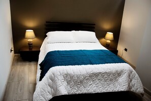 2 bedrooms, in-room safe, desk, iron/ironing board