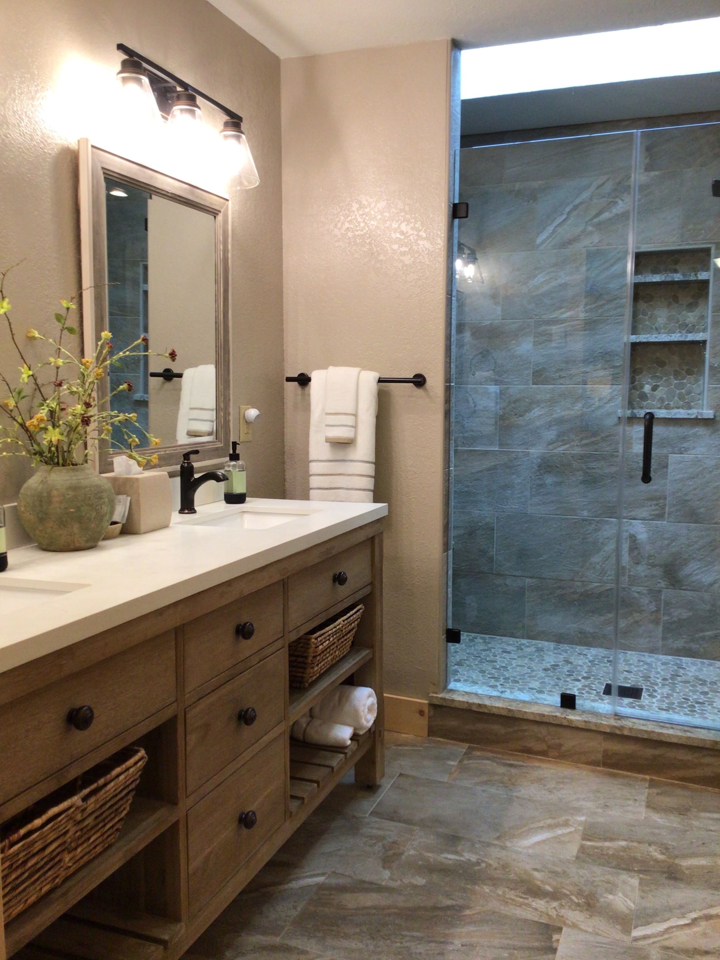 Combined shower/tub, hair dryer, towels, soap