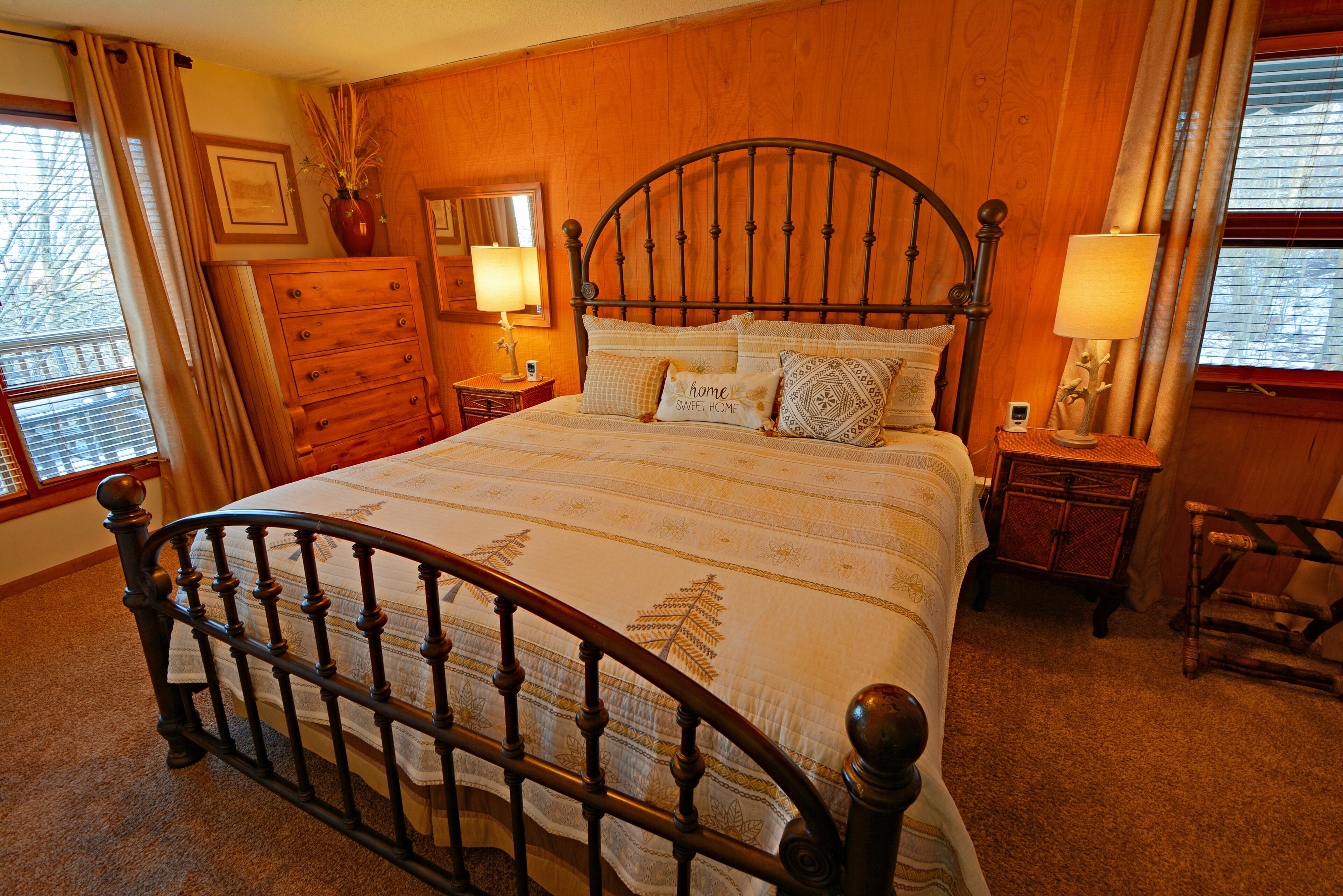 3 chambres, fer et planche à repasser, accès au Wi-Fi (inclus)