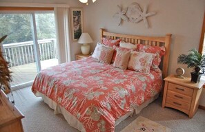 5 bedrooms, iron/ironing board, travel crib, free WiFi - Duck - Sound View, w/ Pool, Hot Tub, Kayaks, Bikes, Billiards & Guest Pantry  (Duck)