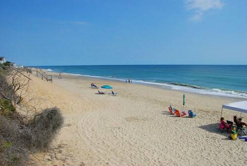 Duck - Sound View, w/ Pool, Hot Tub, Kayaks, Bikes, Billiards & Guest Pantry 