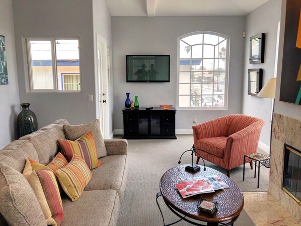 Smart TV, fireplace, DVD player, printers